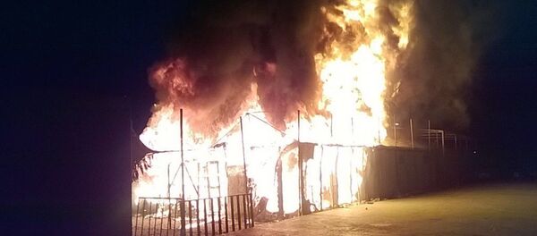 Midilli'deki Moira kampında yangın - Sputnik Türkiye