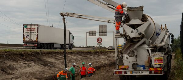 Calais'de sığınmacılara karşı duvar inşası - Sputnik Türkiye