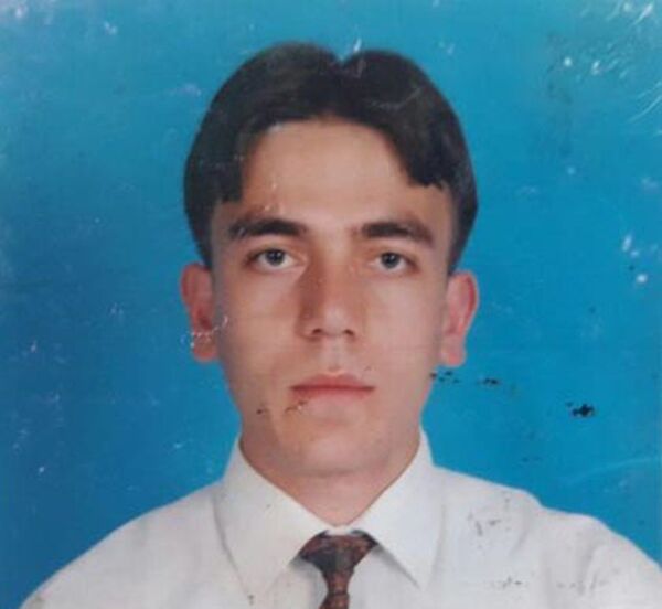 Türkiye Elektrik İletim A.Ş.'de 6 yıldır memur olarak çalışan Mehmet Üstünsoy, FETÖ soruşturması kapsamında görevden alınmıştı. - Sputnik Türkiye