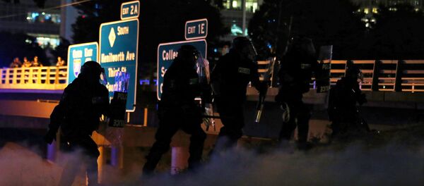 Charlotte'ta gergin gece - Sputnik Türkiye