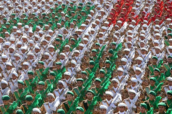 İran'da askeri geçit töreni - Sputnik Türkiye