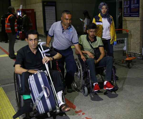 Yaralı Peşmergeler tedavilerinin yapılacağı hastanelere sevk edildi. - Sputnik Türkiye