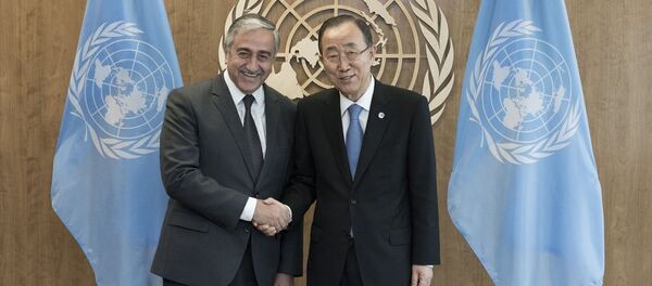 Mustafa Akıncı ve Ban Ki-Mun - Sputnik Türkiye