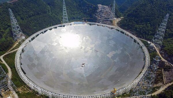 Çin, uzaydaki yaşamı araştırmak amacıyla yaptığı dünyanın en büyük radyo teleskobunun faaliyete başladığını bildirdi. - Sputnik Türkiye