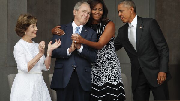 ABD Başkanı Barack Obama- First Lady Michelle Obama- Eski ABD Başkanı George W. Bush- Eski First Lady Laura Bush - Sputnik Türkiye