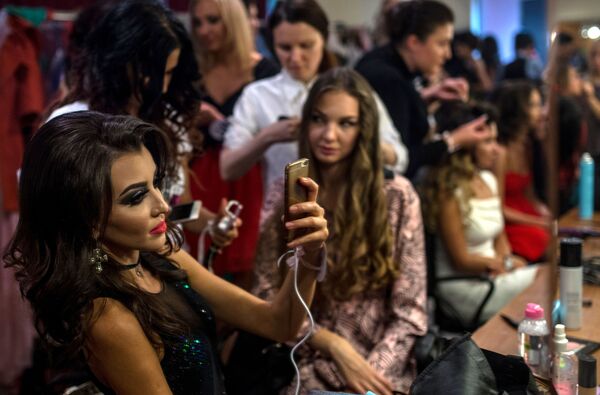 Rusya’nın başkenti Moskova’nın ev sahipliğini yaptığı Rusya Dünya Güzeli  (Miss World Russian Beauty 2016) yarışmasının finalinde, taç 23 yaşındaki Kristina Adamson’a gitti. - Sputnik Türkiye