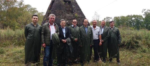 Türkiye’nin Rusya Büyükelçisi Ümit Yardım, Türk bir heyetle Rusya’nın Uzakdoğu bölgesindeki Türk şehitliğini ziyaret etti. Türkiye’nin Rusya Büyükelçisi Ümit Yardım, Türk bir heyetle Rusya’nın Uzakdoğu bölgesindeki Türk şehitliğini ziyaret etti. - Sputnik Türkiye