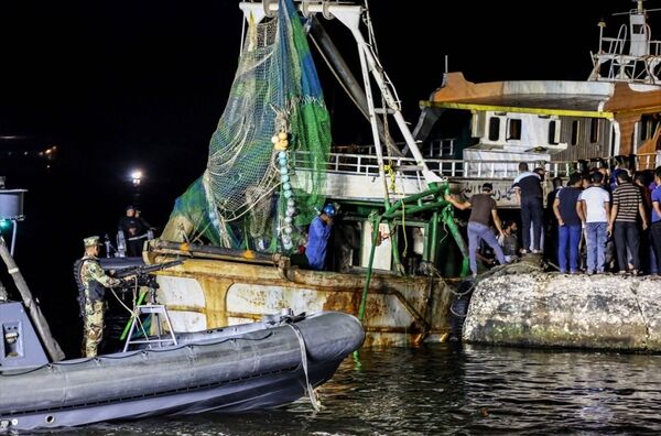 Akdeniz'de batan göçmen teknesi çıkarıldı - Sputnik Türkiye