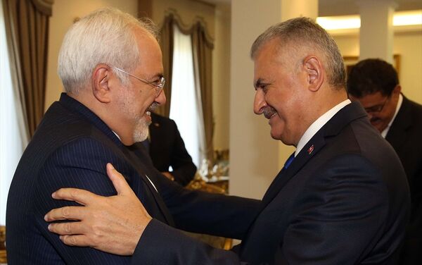 Başbakan Binali Yıldırım İran Dışişleri Bakanı Cevad Zarif'i Çankaya Köşkü'nde kabul etti. - Sputnik Türkiye