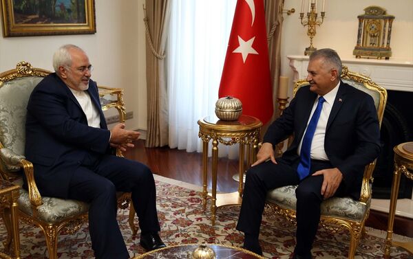 Başbakan Binali Yıldırım İran Dışişleri Bakanı Cevad Zarif'i Çankaya Köşkü'nde kabul etti. - Sputnik Türkiye