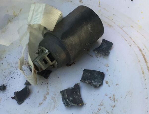 Roketlerden 2'sinin sınıra yakın, 3'üncüsünün ise kent merkezinde boş araziye düştüğü bildirildi.  - Sputnik Türkiye