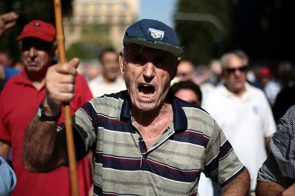 Yunanistan emekli protesto - Sputnik Türkiye