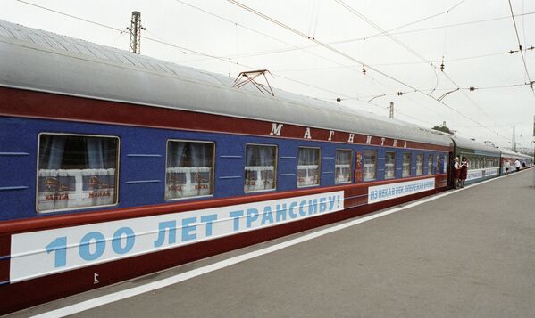 Transsib’in 100. Yıldönümü için üretilen Moskova-Vladivostok-Moskova tren, Yaroslavskiy garı. - Sputnik Türkiye