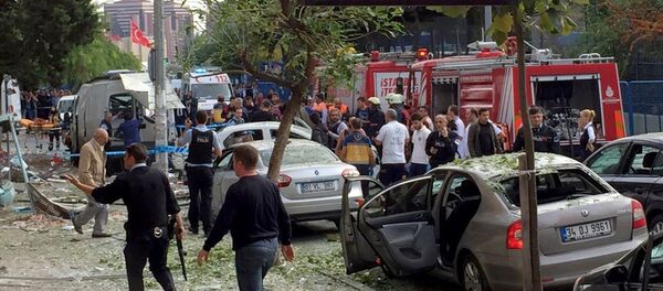 Bahçelievler ilçesindeki polis merkezinin yakınında patlama meydana geldi. - Sputnik Türkiye