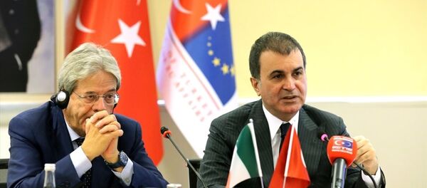 Avrupa Birliği Bakanı ve Başmüzakereci Ömer Çelik-İtalya Dışişleri Bakanı Paolo Gentiloni Avrupa Birliği Bakanı ve Başmüzakereci Ömer Çelik-İtalya Dışişleri Bakanı Paolo Gentiloni - Sputnik Türkiye