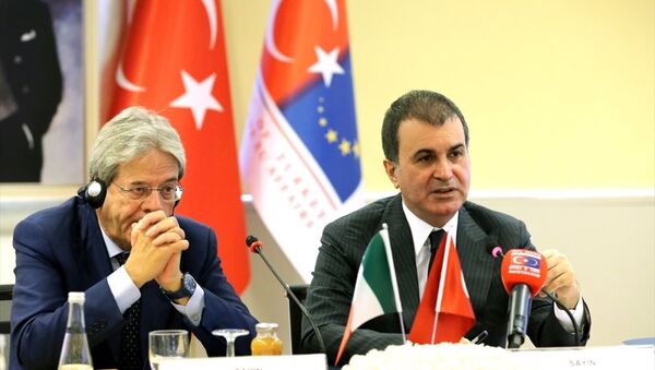 Avrupa Birliği Bakanı ve Başmüzakereci Ömer Çelik-İtalya Dışişleri Bakanı Paolo Gentiloni - Sputnik Türkiye