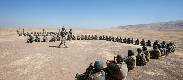 Türk askerlerinin de eğitim verdiği Irak'ın Musul kentine bağlı Başika'daki Zelikan Kampı - Sputnik Türkiye