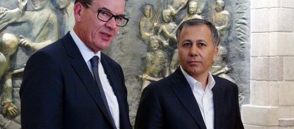 Almanya Ekonomik İşbirliği ve Kalkınma Bakanı Gerd Müller ve Gaziantep Valisi Ali Yerlikaya - Sputnik Türkiye