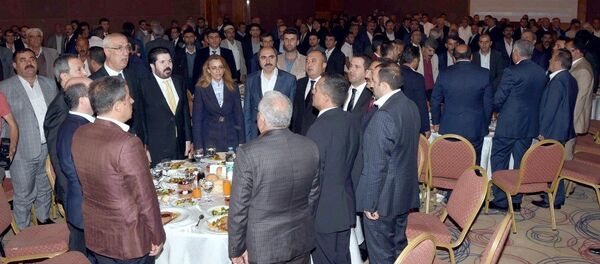 Van'da 16 ilden 181 aşiret temsilcisi, terör saldırıları ve 'İngiltere'nin aşiretlere para dağıttığı' iddiasına tepki gösterdi. - Sputnik Türkiye