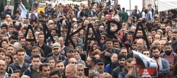 Ankara'daki patlamada hayatını kaybedenler Kadıköy'de anıldı - Sputnik Türkiye