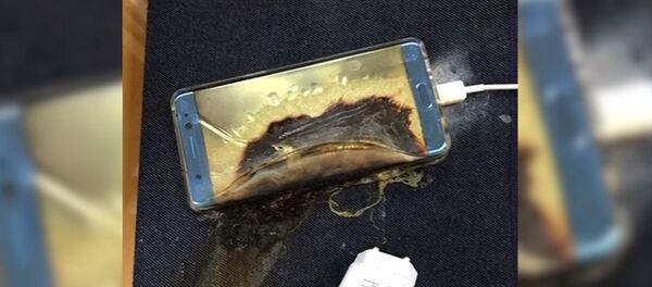 Patlayan bir Samsung Galaxy Note 7 - Sputnik Türkiye
