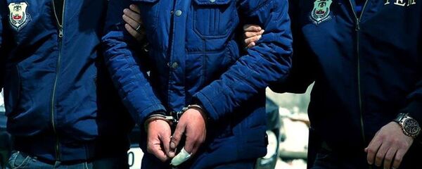 Polis-gözaltı-tutuklama-yakalama - Sputnik Türkiye