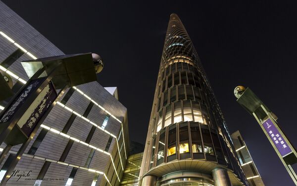 Çin’in Nanjing şehrinde Nantzin Grinlend finans merkezinde yüksekliği 450 metre olan Zifeng Kulesi bulunuyor.  Gökdelen 2008 yılında inşa edildi, Çin’in en yüksek binaları arasında 3. sırada,  dünyada 8. sırada bulunuyor. - Sputnik Türkiye