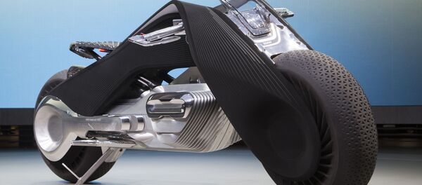 Motorrad kavramı, tasarımcıların görünümünü mümkün olduğu kadar 1923 yılında ortaya çıkmış olan R32 tipi ilk BMW motosikletine benzemesi için elinden geleni yaptıkları üçgen yapısına dayanarak geliştirildi. - Sputnik Türkiye