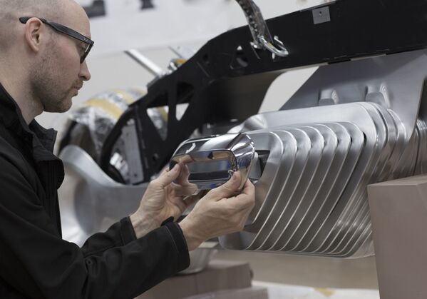 BMW Group’un BMW Motorrad Vision Next 100 modeli, geleceğin elektrik motosikleti olarak tanımlanıyor. - Sputnik Türkiye