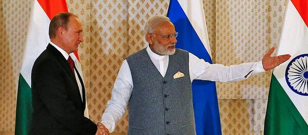 Rusya Devlet Başkanı Vladimir Putin ve Hindistan Başbakanı Narendra Modi - Sputnik Türkiye