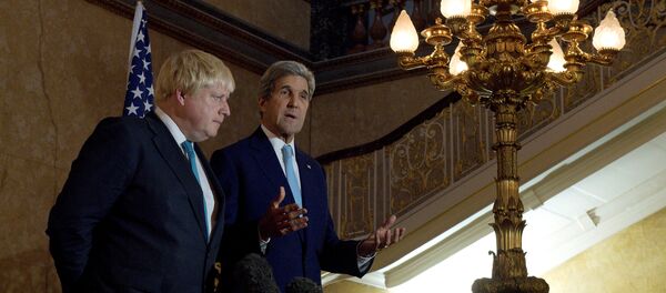 İngiltere Dışişleri Bakanı Boris Johnson- ABD Dışişleri Bakanı John Kerry İngiltere Dışişleri Bakanı Boris Johnson- ABD Dışişleri Bakanı John Kerry - Sputnik Türkiye