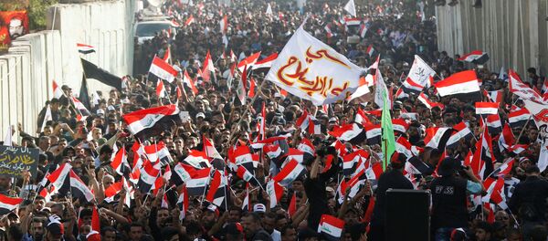 Irak'taki Sadr Hareketi lideri Mukteda el Sadr yanlıları - Sputnik Türkiye