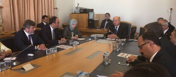 Fehmi Koru, AK Parti Burdur Milletvekili Reşat Petek başkanlığında toplanan TBMM FETÖ Darbe Girişimini Araştırma Komisyonu’na bilgi verdi. - Sputnik Türkiye