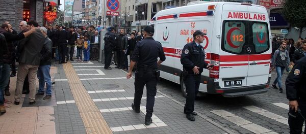 Trabzon'da epilasyon broşürü dağıtanlanlara silahlı saldırı Trabzon'da epilasyon broşürü dağıtanlanlara silahlı saldırı - Sputnik Türkiye