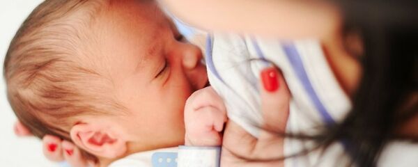 emzirme-kamuya açık alanda emzirme - Sputnik Türkiye