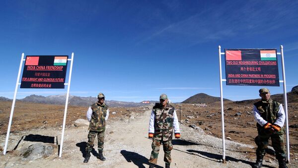 Çin ve Hindistan sınırındaki Bumla geçiş noktası, Arunaçi Pradeş. - Sputnik Türkiye