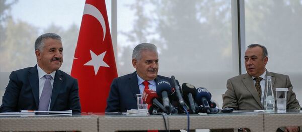 Başbakan Binali Yıldırım, Çankaya Köşkü'ndeki Basın Merkezi'ni ziyaret ederek, gazetecilerin sorularını yanıtladı. - Sputnik Türkiye