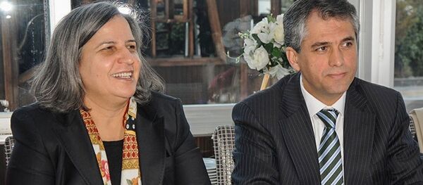 Diyarbakır Büyükşehir Belediyesi eş başkanları Gülten Kışanak ile Fırat Anlı - Sputnik Türkiye