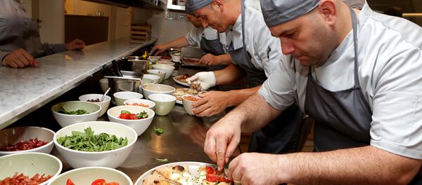 Pizza served at the Sp.accio pizzeria in Rimini, Italy - Sputnik Türkiye