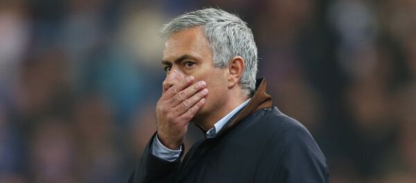 Chelsea manager Jose Mourinho looks dejected - Sputnik Türkiye