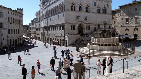 Perugia'da yer alan Priori Palace ve Maggiore çeşmesi - Sputnik Türkiye