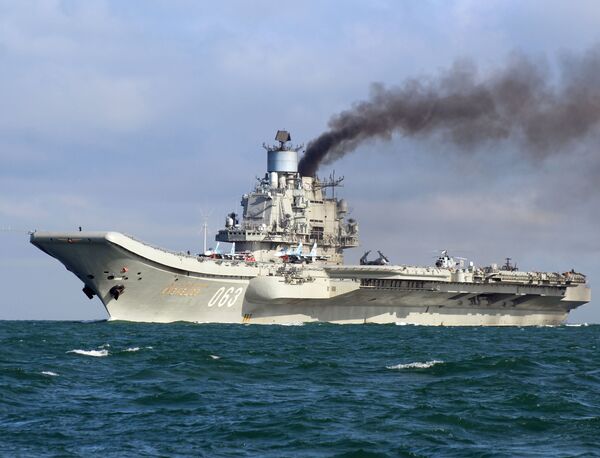 Sovyetler Birliği Filosu Amirali Kuznetsov’un adını taşıyan ağır uçak gemisi. - Sputnik Türkiye