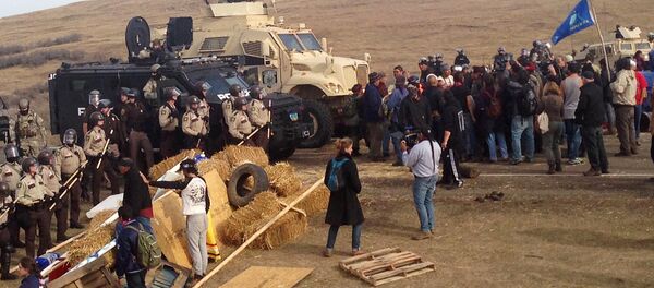 Dakota'da polis eylemciler müdahele ediyor - Sputnik Türkiye