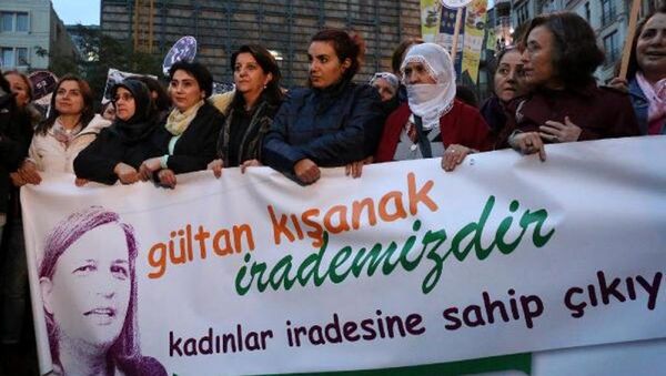 Taksim - Kışanak ve Anlı gözaltı protestosu - Sputnik Türkiye