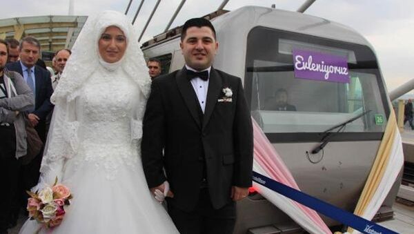 Haliç Metro İstasyonu'nda nikah - Sputnik Türkiye
