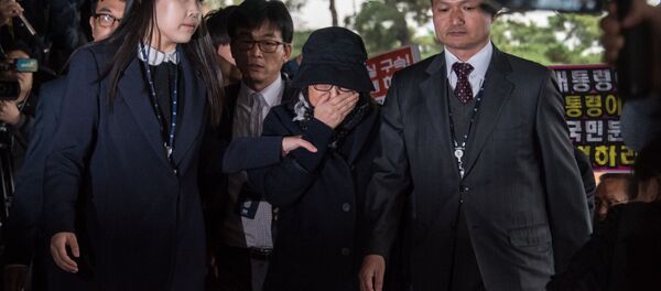 Güney Kore'deki siyasi skandalın aktörlerinden Choi Soon-Sil - Sputnik Türkiye