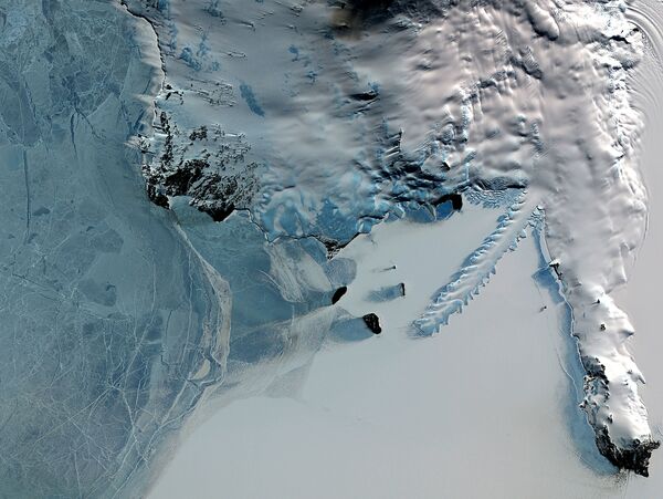 Antarktika’daki Erebus yanardağı. - Sputnik Türkiye