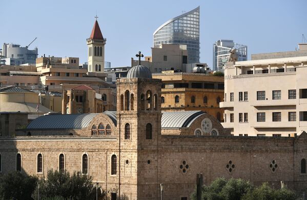 Beyrut’un Etoile meydanındaki St. George Yunan Ortodoks Katedraline açılan manzara. - Sputnik Türkiye