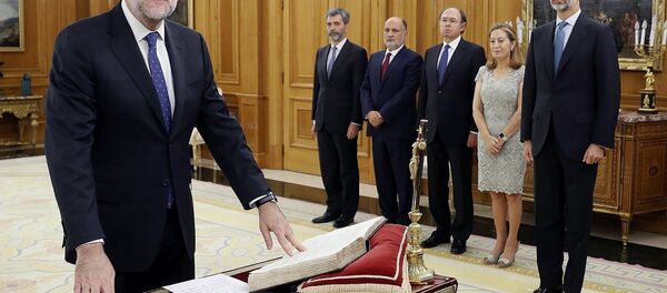 Mariano Rajoy, İspanya Kralı 6. Felipe'nin huzurunda yemin etti. - Sputnik Türkiye
