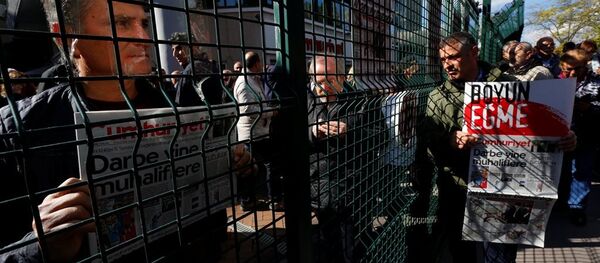 Cumhuriyet gazetesi - protesto - Sputnik Türkiye